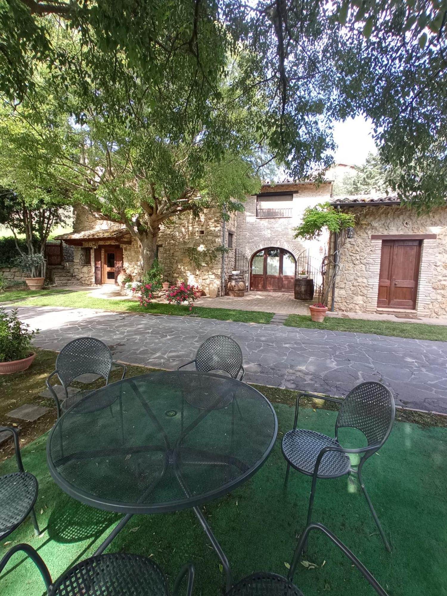 All'Ombra Di San Damiano Asís Exterior foto