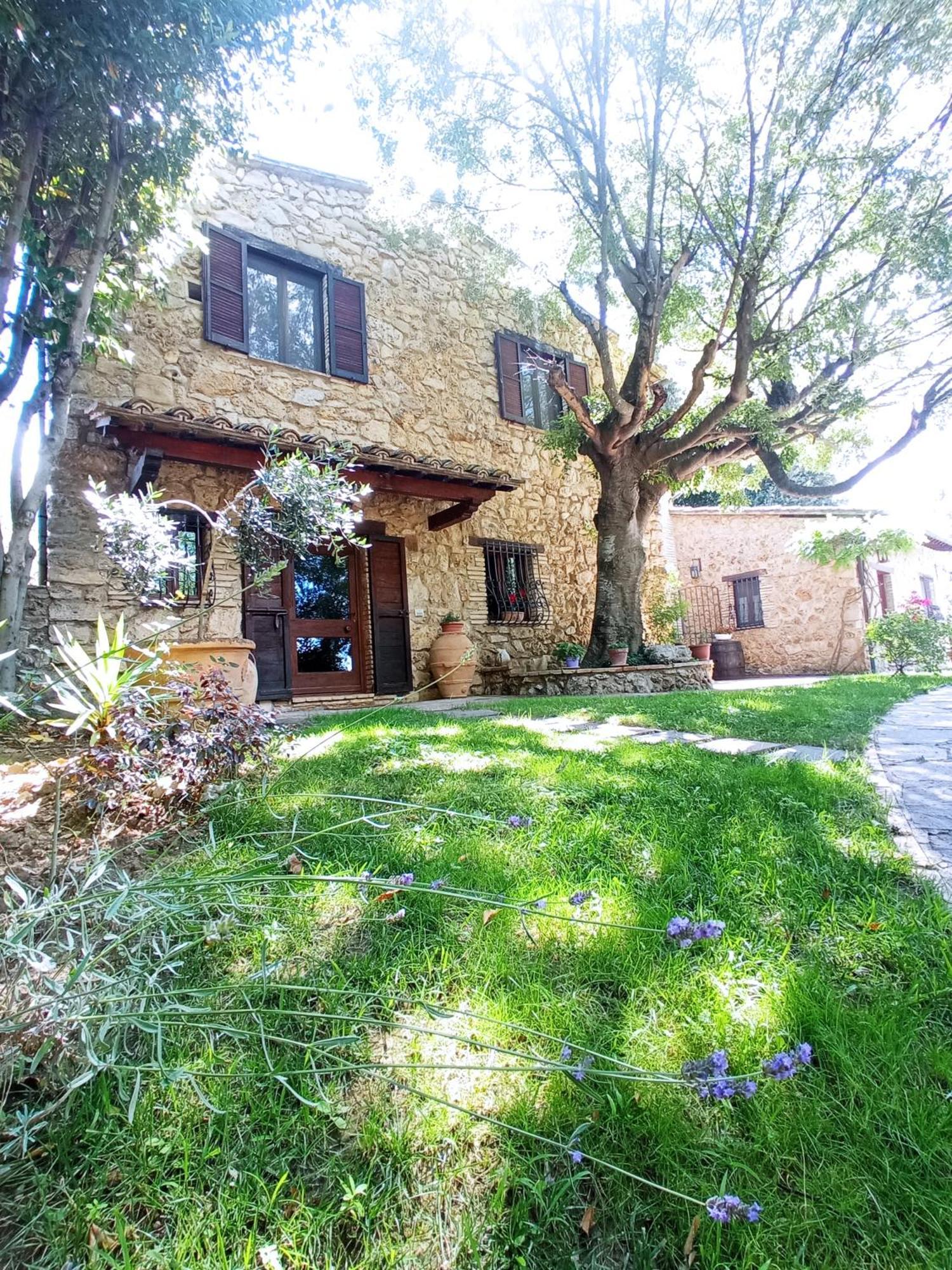 All'Ombra Di San Damiano Asís Exterior foto